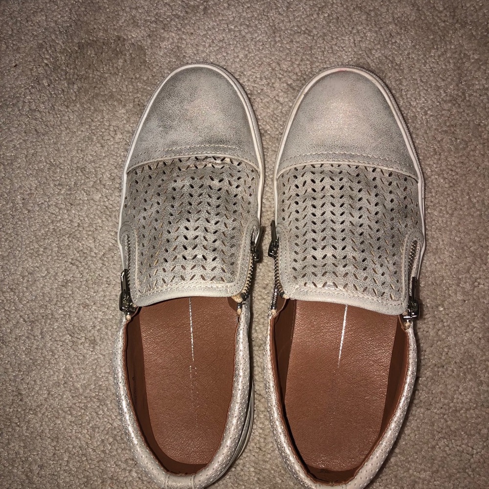 Gold shiny flats